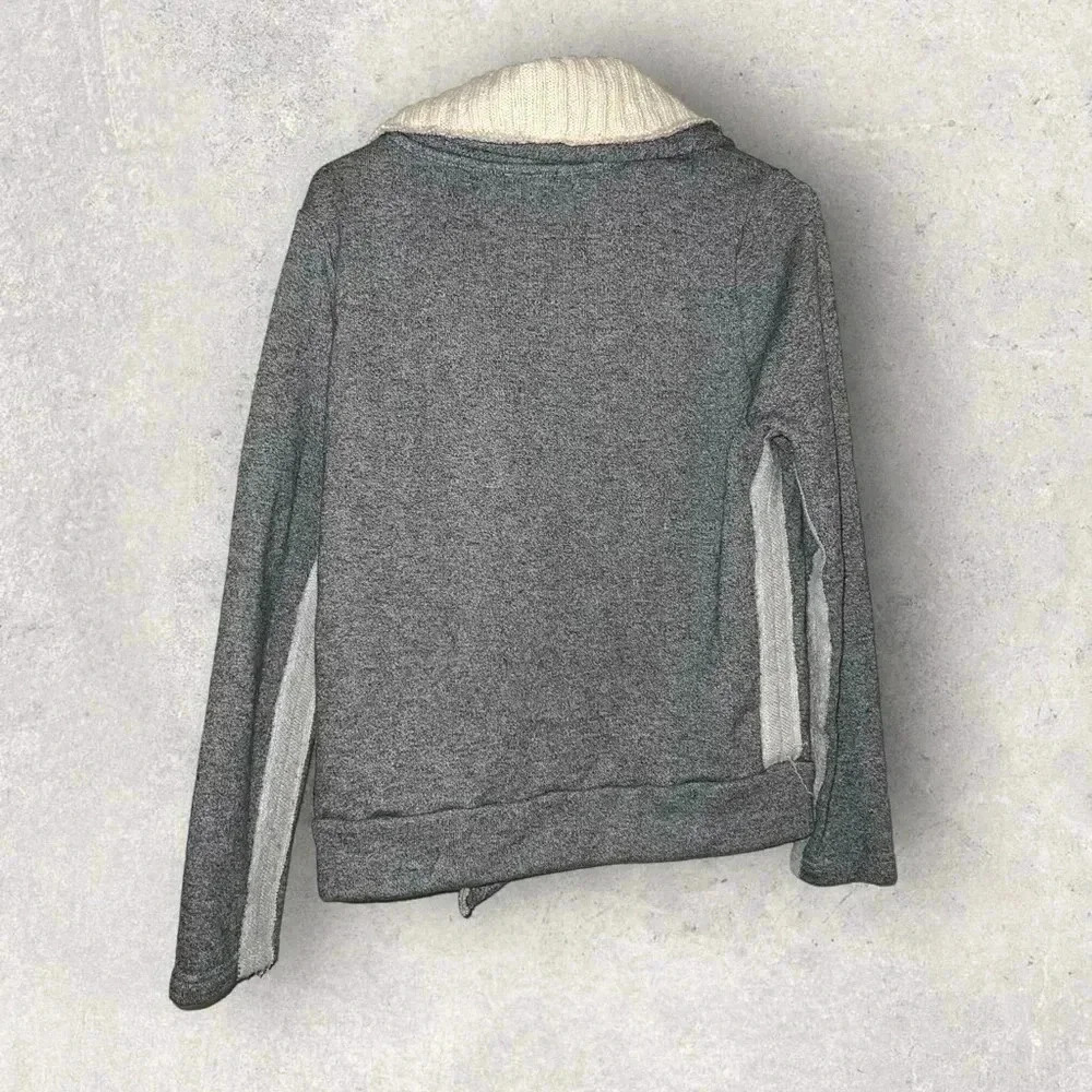 Zip up‎ size medium - Picture 3 of 3